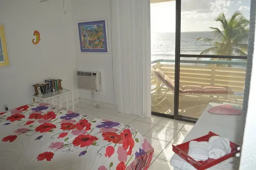 Location, Location, Location!  2BR/2BA, Spectacular Ocean and Pool Views - 2 estrellas