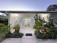 Beautiful 1 Bed Apartment on West Coast - Close to Beach