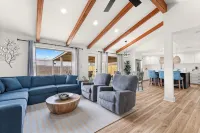 Modern Getaway - Near Golf & Casinos - 4-Star