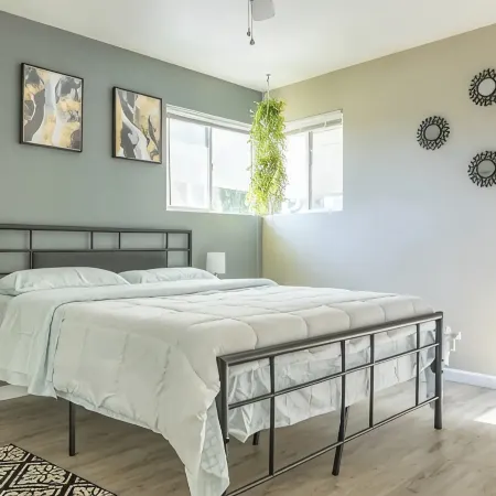 Spacious 4-bedroom house in charming Yakima with AC, WiFi