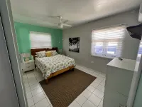 Ocean Front Home with 3 Suites, Salt Water Pool, Gated and Wifi. Gas BBQ Grill. - balcony