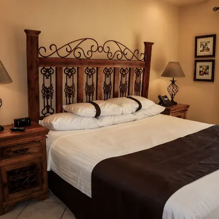 Ground Floor Spectacular 3.5B/3B Great Location 2 Master Bedrooms Las Palomas