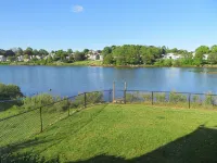 Waterfront Cottage within walking distance to the Beach. A dog-friendly property - Wifi
