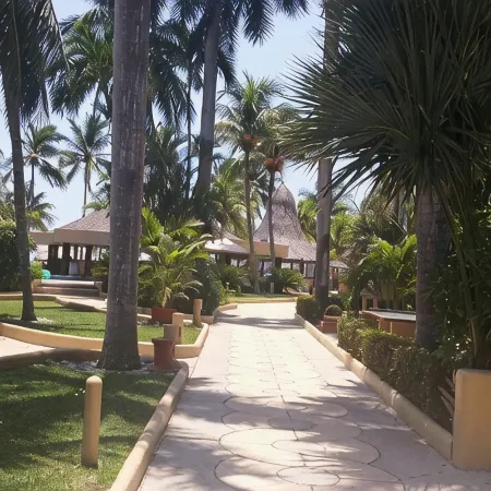 Luxury And Peaceful Little Condo With Direct Access To The Beach