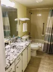 Waterfront, Romantic, Views, Pool/Hot tub, Kitchen, 2 TVs, Fishing Pier, WIFI - balcony