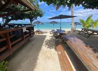 Aroa Beachside Resort - Beach