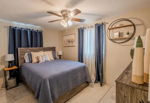 Charming 2-bedroom casita with WiFi, AC in fabulous Albuquerque, New Mexico - บังกะโล