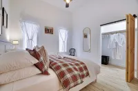 Luxury Barndominium w/ Golf Sim, Hot Tub, Home Theater, Minutes to Jim Thorpe! - Boutique