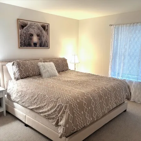 Spacious 5 BDRM Masthope Chalet with Private Movie Theater & AWESOME Game Room