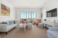 Now Booking for Summer 2026! Stunning Panoramic Lake Views in Downtown Petoskey! - 4 estrellas