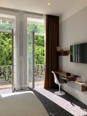 Hotel De Verdun 1882 - balcony