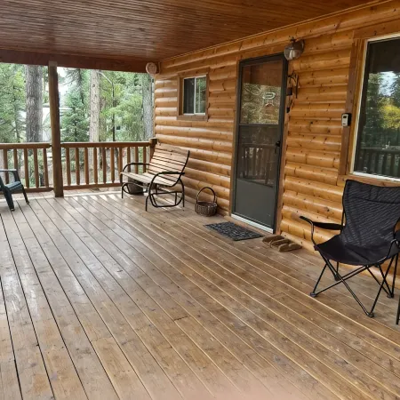 Cozy Cedar Mountain Cabin near lakes and National Parks