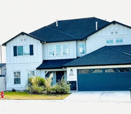 Large Families Welcome at Adale! Spacious Big house sleeps 12 in serene Meridian - 4-Star