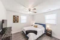 Modern North of Nashville Retreat- Easy Lake Access