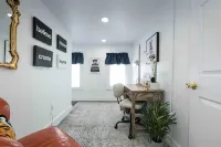 Industrial St. Loft on the square