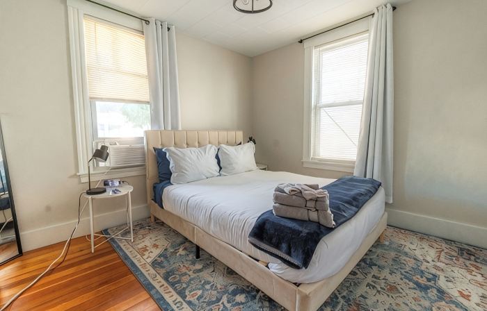 Spacious 3BR - Walk to Downtown Salem, Game Room!<br>