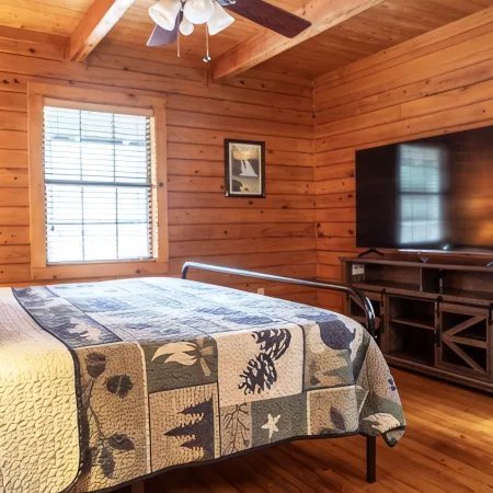 Perfect Family Friendly Cabin w/ privacy/arcade games/yard space in Townsend, TN