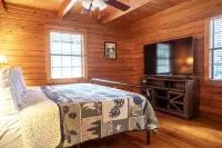Perfect Family Friendly Cabin w/ privacy/arcade games/yard space in Townsend, TN - Chalets