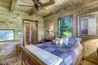 Cozy Mountain View Chalet - WiFi