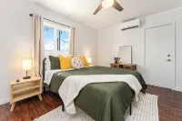Village House - Hot Tub, Pool, walk to downtown shops - Pools