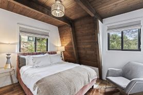 Hilltop 3-bedroom Retreat with Lake Views, AC, EV Charger at Lake Gregory