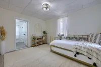 Peaceful Escape - Sauna, Fire Pit + Parking - Wifi