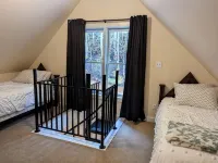 Lovely Cottage w/Screened Porch Overlooking a Creek & Minutes from the Dragon! - 4-Star
