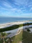 One Bedroom Direct Gulf Front View - ブティック