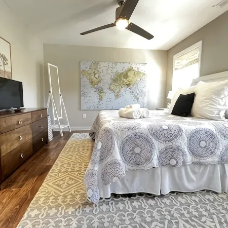 Pets Welcome! Large 4 Bed Beach View Privately Own/Operated