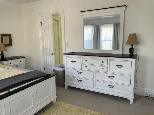Charming Urban OasisConveniently located on a small historic street. - نادي رياضي