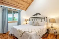 STUNNING SMOKY MOUNTAIN VIEWS! Hot Tub! Games! Close to Dollywood and Parkway! - วิวภูเขา