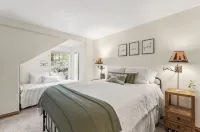 Large 2 Story Home; Walk 2Lake, Enclosed Backyd w Running Stream; Dog Friendly! - 4つ星