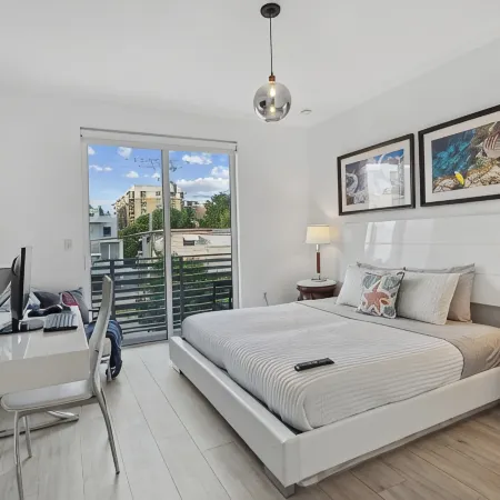 Poolside Sanctuary 4B 4B Heated Pool ,Jacuzzi 1Gb Internet.