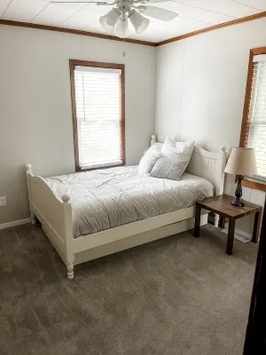 Cozy Home-Close to Lake & Centrally Located! - Wifi