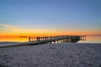 The Daydreamer - Walk To Walnut Beach, Restaurant + Shops - 3-Star