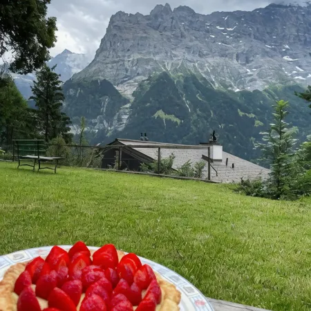 Eiger View Alpine Lodge