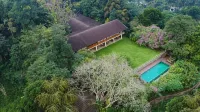 Kings Pavilion Luxury Hotel - Infinity Pools