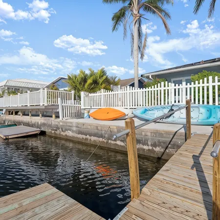 Oasis on the Gulf, screened pool, sunset, kayaks!