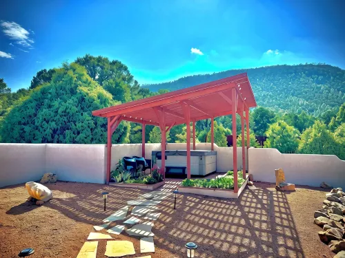 Private 5 BDR Pet Friendly Mountain Villa w/ Jacuzzi minutes from Santa Fe - Biệt thự
