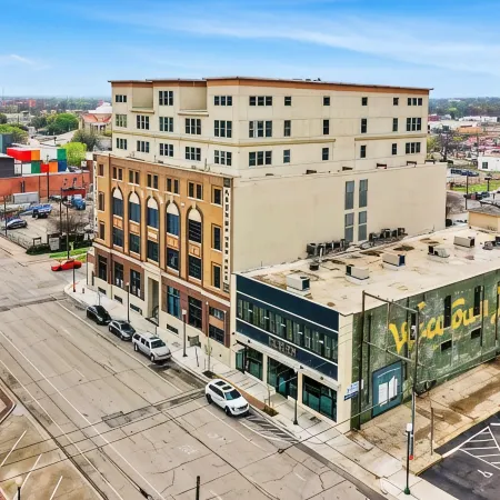 The Crossing at 202- Downtown Waco/ Steps to Silos