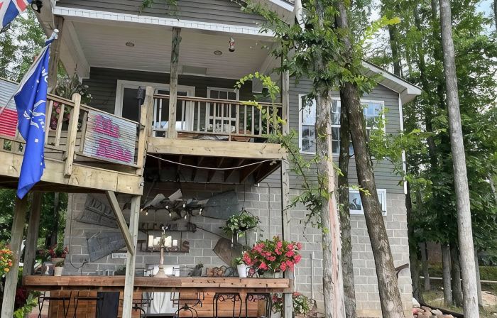 Unwind at this peaceful oasis on the Ouachita River in Caddo Valley.