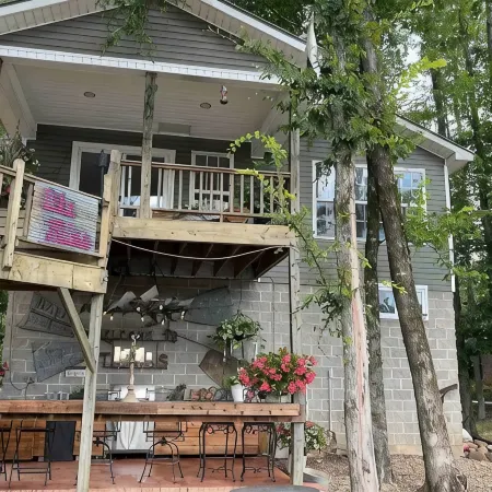 Unwind at this peaceful oasis on the Ouachita River in Caddo Valley.