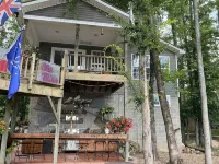 Unwind at this peaceful oasis on the Ouachita River in Caddo Valley. - Wifi