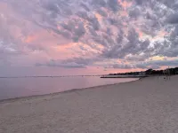 Charming Cottage in Hyannis Walk to Downtown, Beach, Harbor, Pet Friendly Fence - Bãi biển