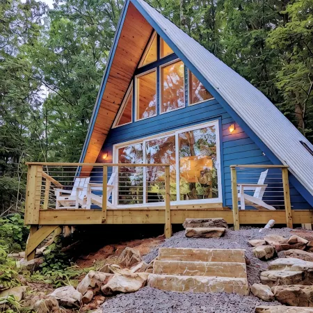 Modern A-Frame ~ Creeks & River Nearby ~ 8 Miles from Downtown Chattanooga