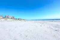 Beach Condo, 3 Bedrooms/2 Bath, Sleeps 9 Private Corner Patio Views of Dunes - Wifi