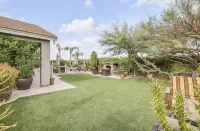 Very private, upgraded family friendly  getaway w/pool & luxurious hot tub! - Boutique