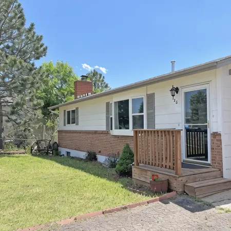 3BR Mountain Views! Family / Pet Friendly + Pool Table - 15 min to AFA