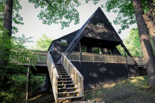 Walk to water! Private Lake Front A-Frame Cabin on Table Rock - 4-Star