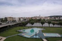 Grande Hotel Dom Dinis - Pools